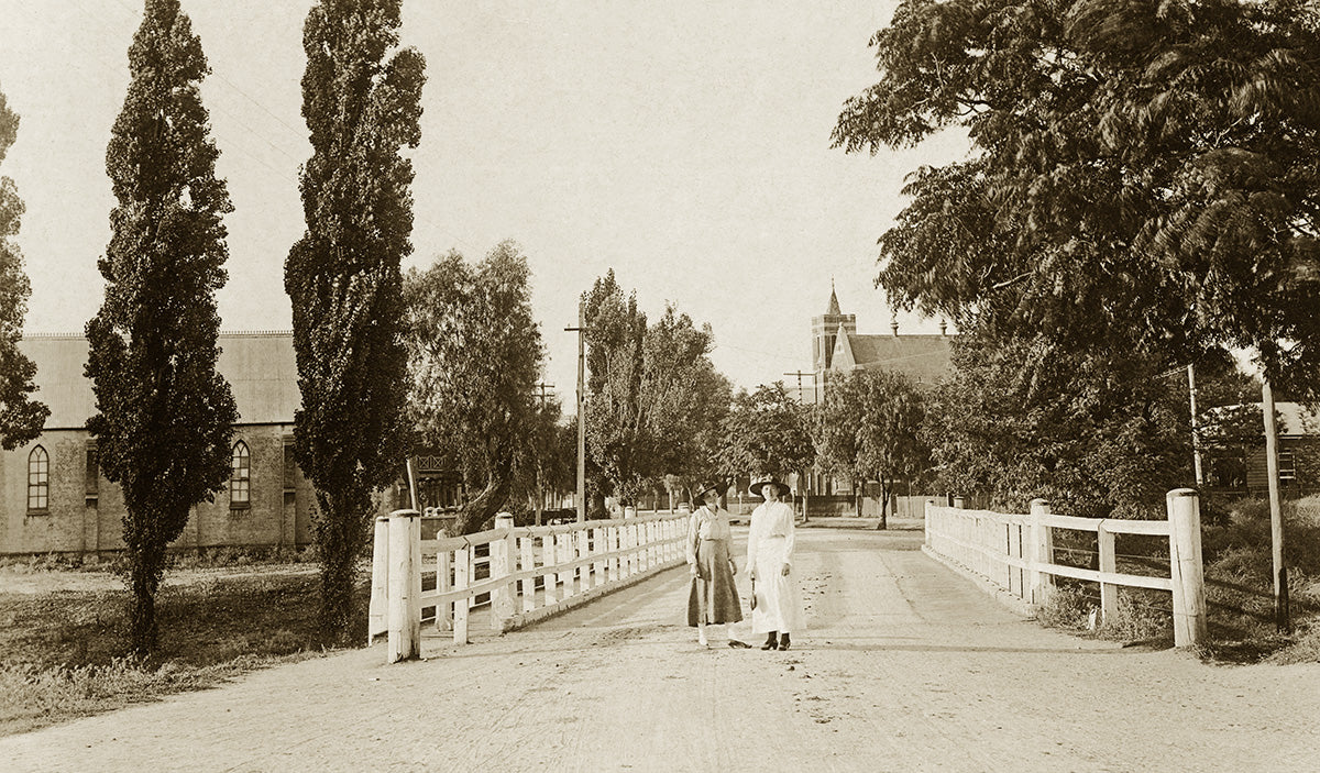 Lynch Street, Young NSW Australia c.1930