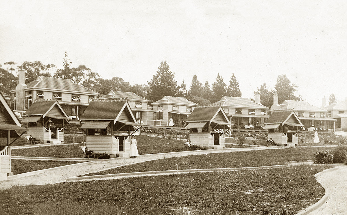 Wards And Open Air Chalets QVS, Wentworth falls NSW Australia 1910s