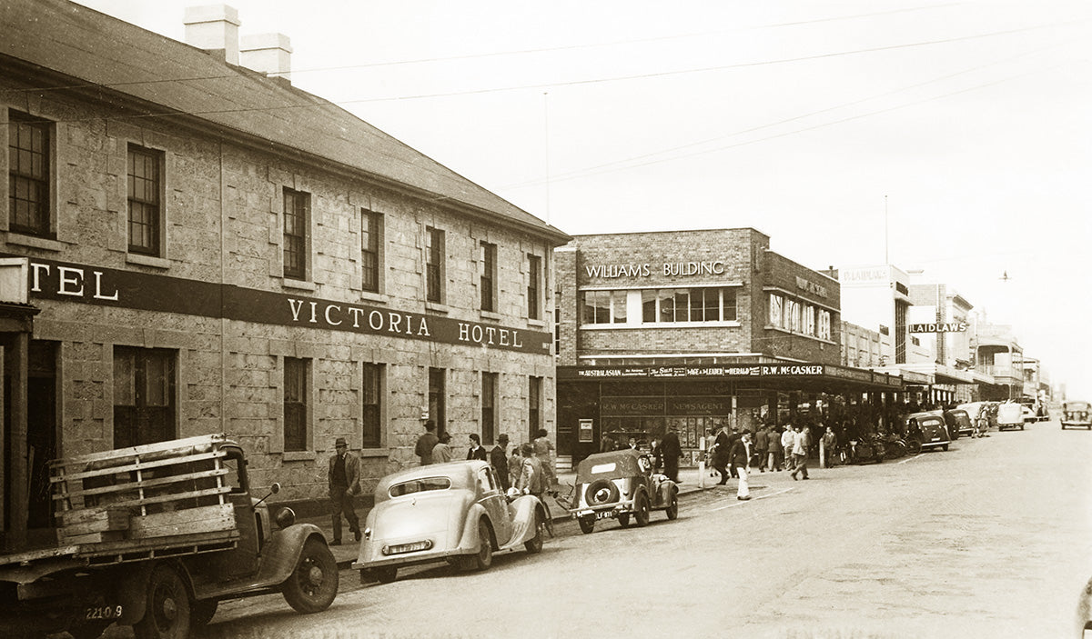 Gray Street With Victoria Hotel, Hamilton VIC Australia c.1949
