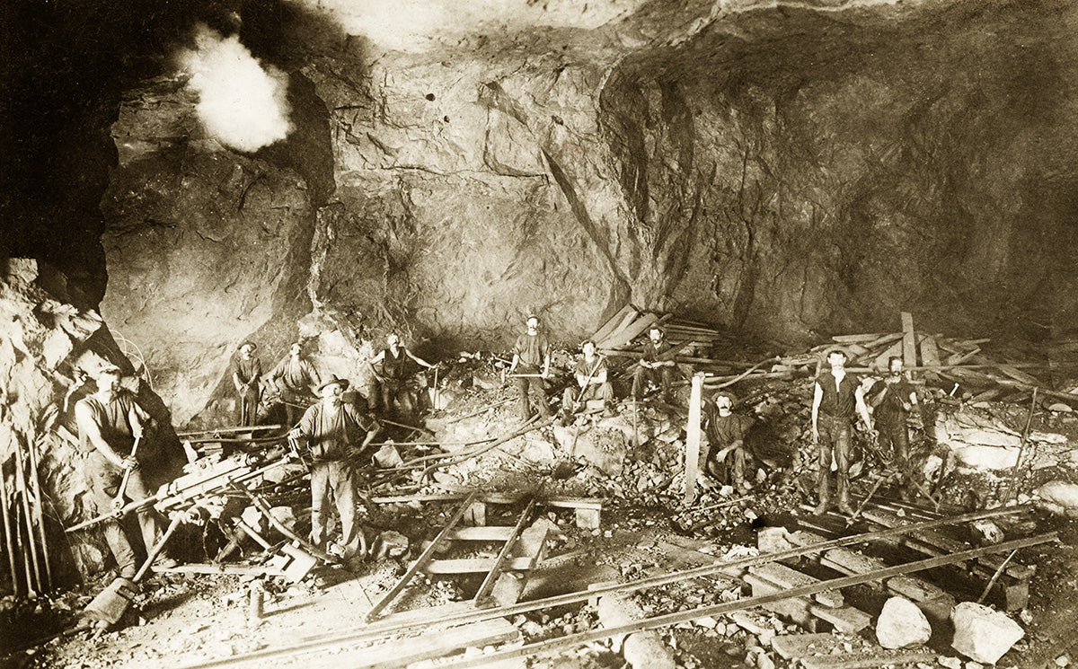 Preparing A Copper Chamber For Square Sets - Gold Mine, Mount Morgan QLD Australia c.1906