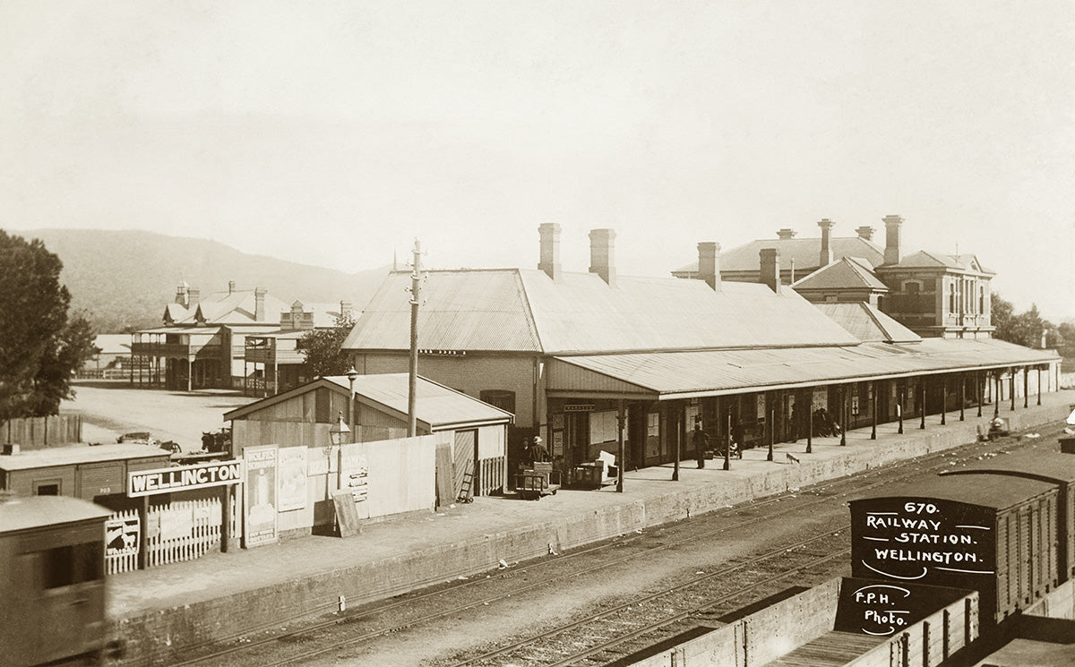 Railway Station, Wellington NSW Australia c.1900