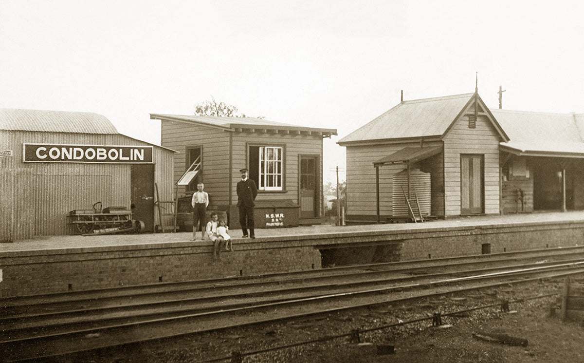 Railway Station, Condobolin NSW Australia c.1910