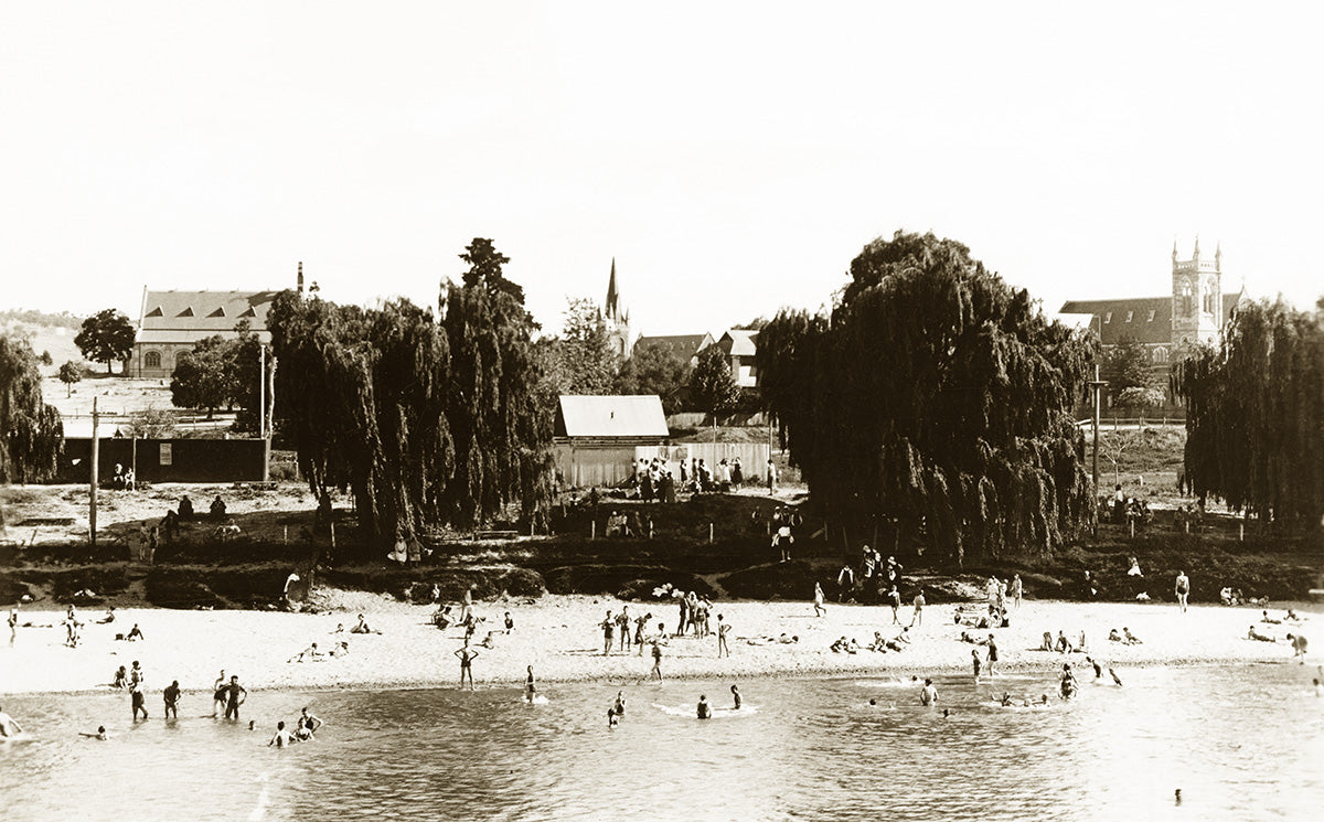 Bathing Beach, Wagga Wagga NSW Australia 1940s