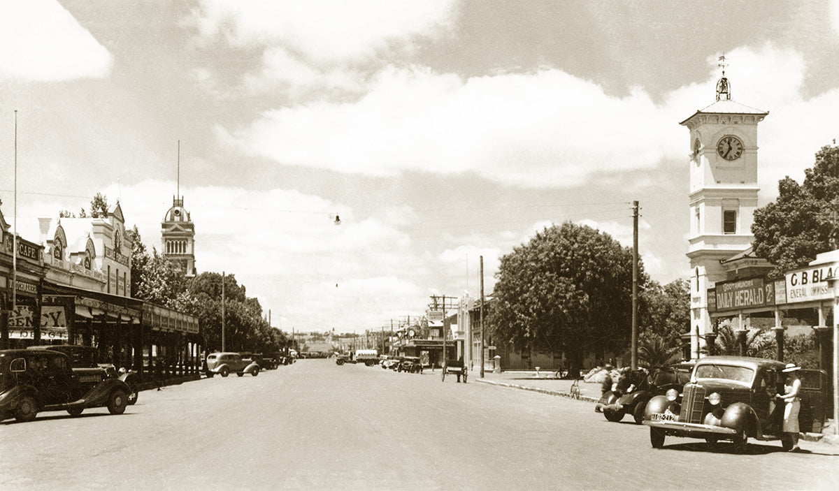Wallendoon Street, Cootamundra NSW Australia c.1938
