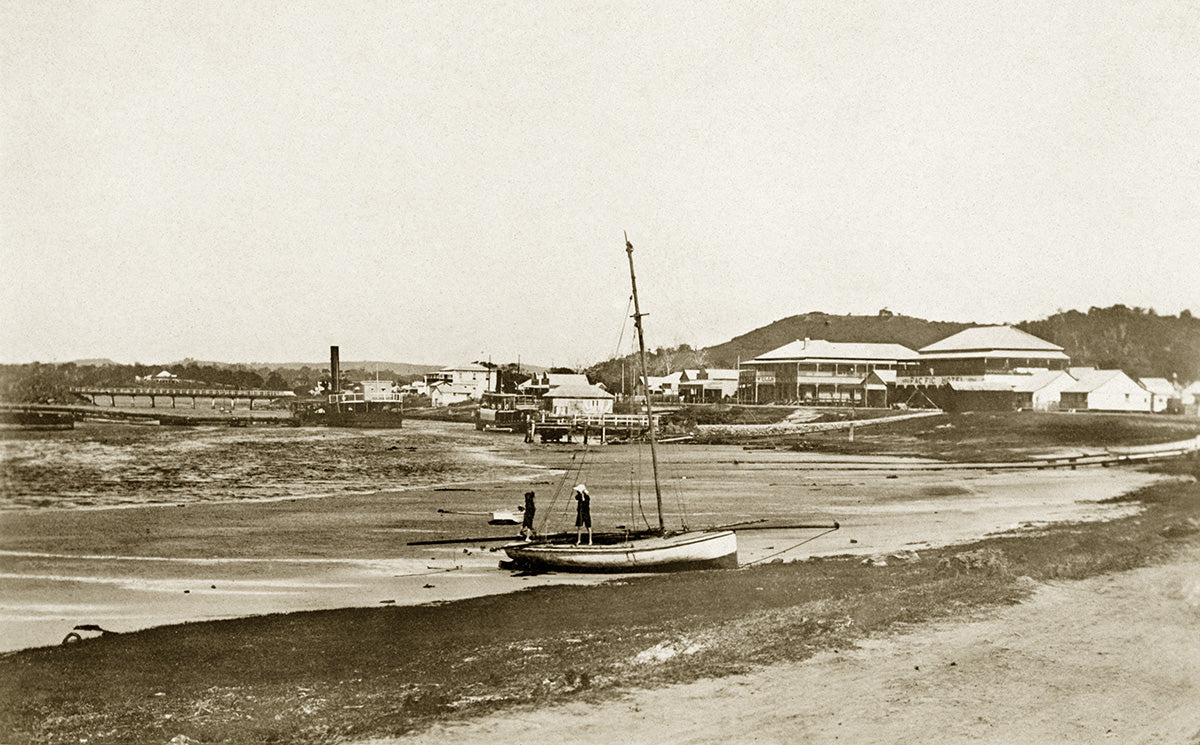The Dredge - Beach And Pacific Hotel, Tweed Heads NSW Australia c.1910