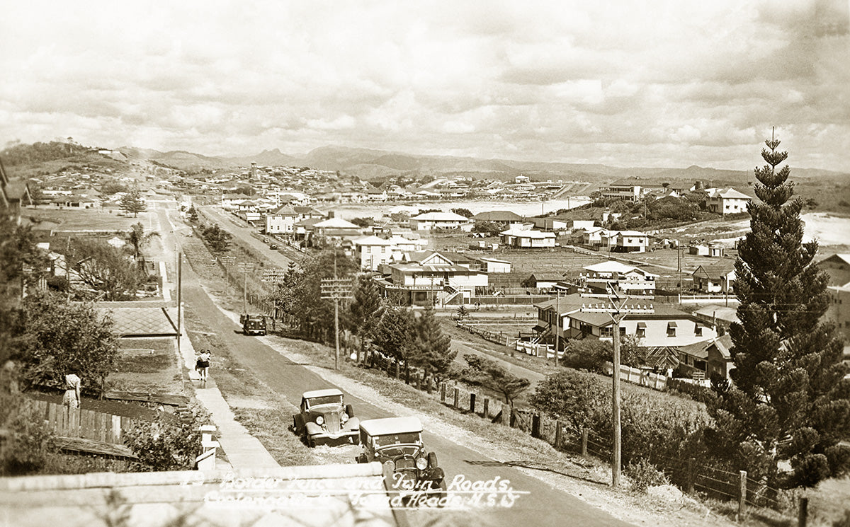 Border Fence And Twin Road At NSW And QLD - Coolangatta, Tweed Heads NSW / QLD Australia 1930s