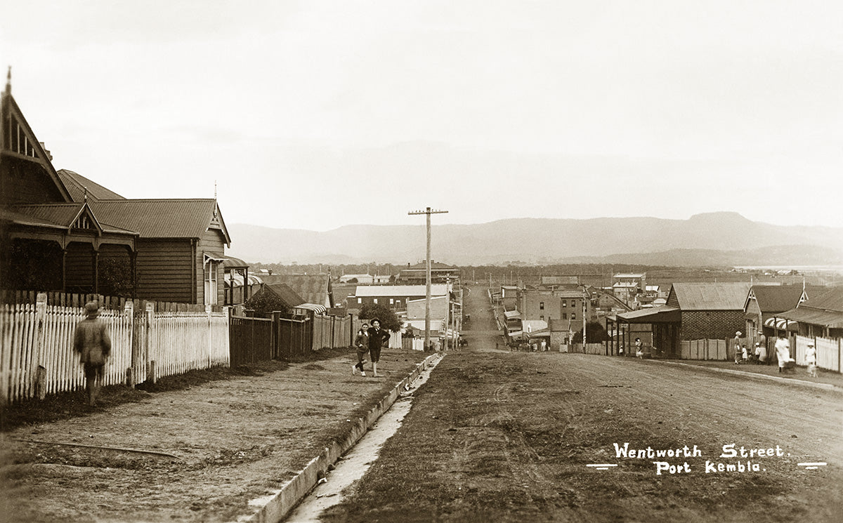 Wentworth Street - Looking West, Port Kembla NSW Australia c.1918