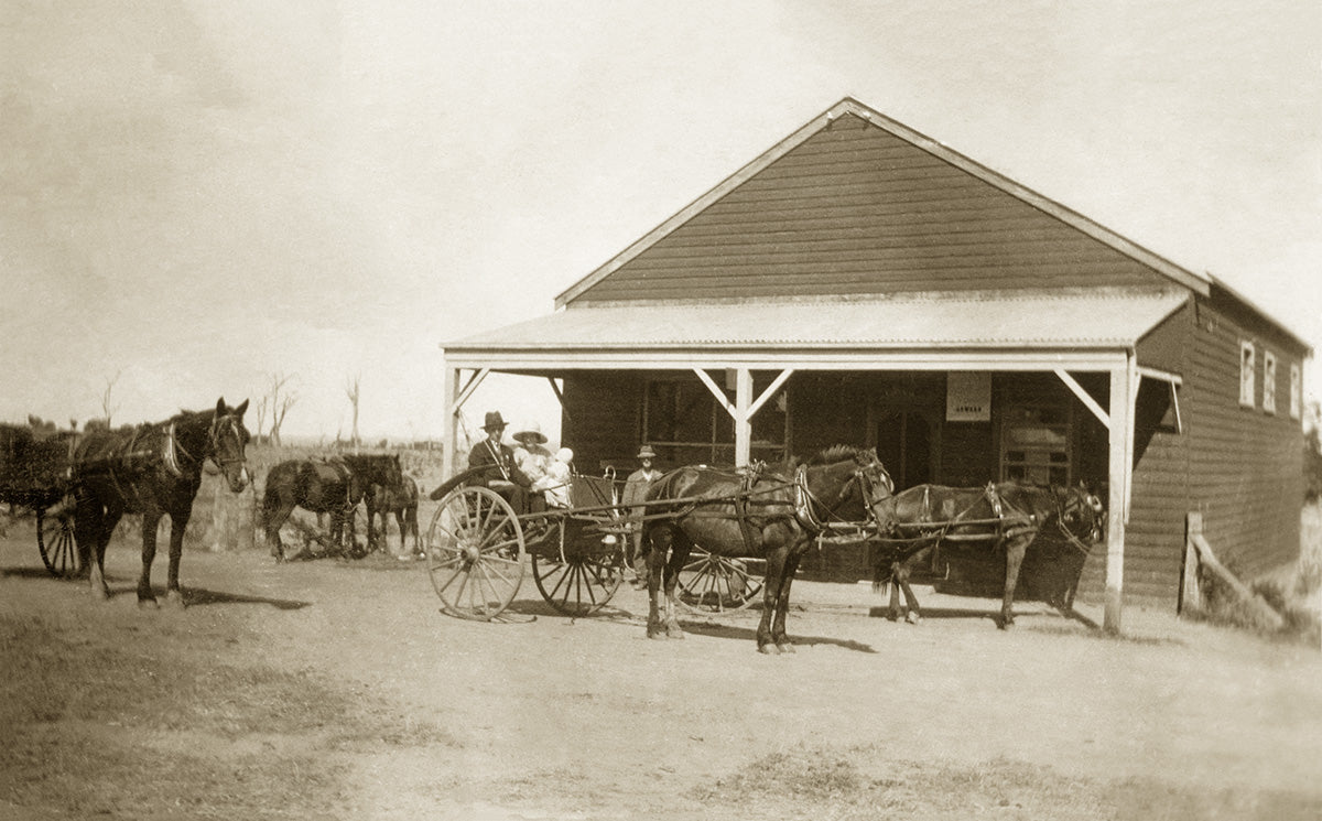 Waiting For Mail At The General Store, Kingsdale NSW Australia c.1921