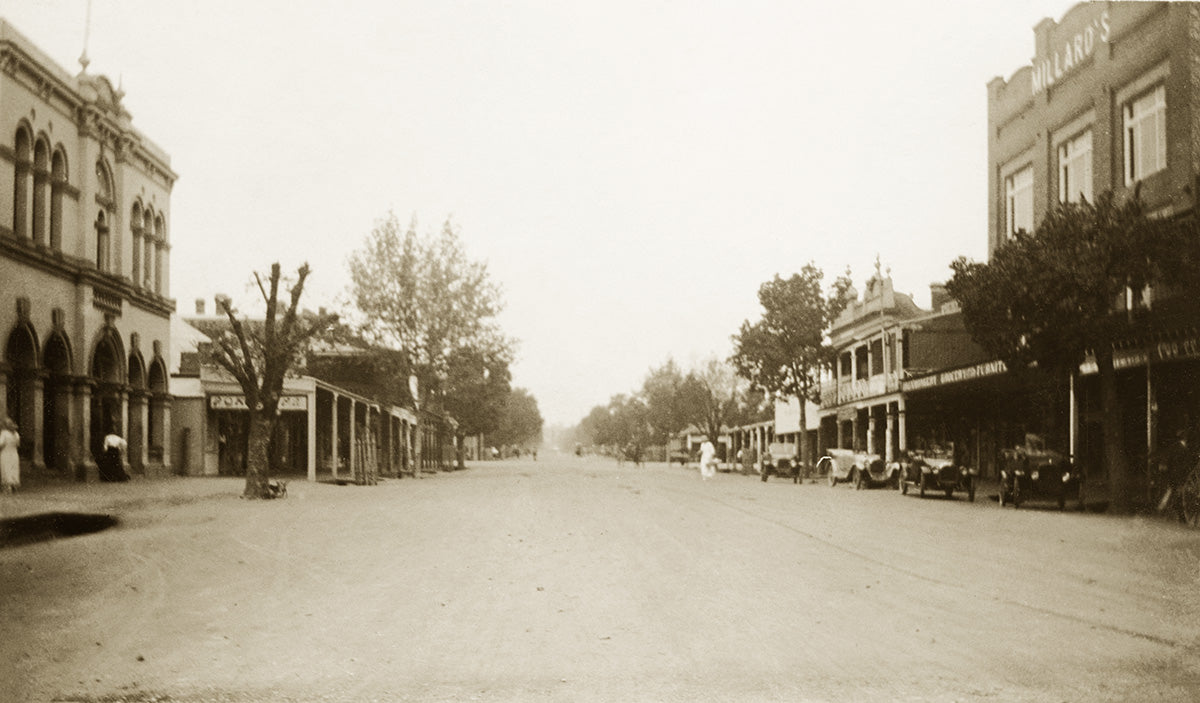 Boorowa Street, Young NSW Australia c.1921