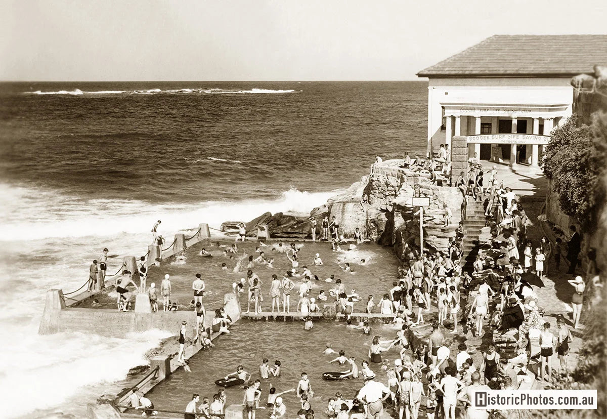 Ocean Swimming Pool And Life Savers Club House, Coogee NSW Australia c.1948