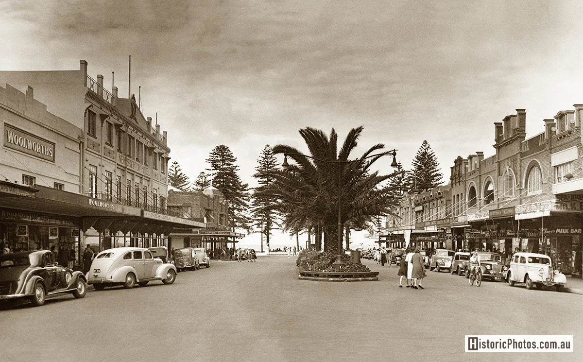 The Corso, Manly NSW Australia c.1939