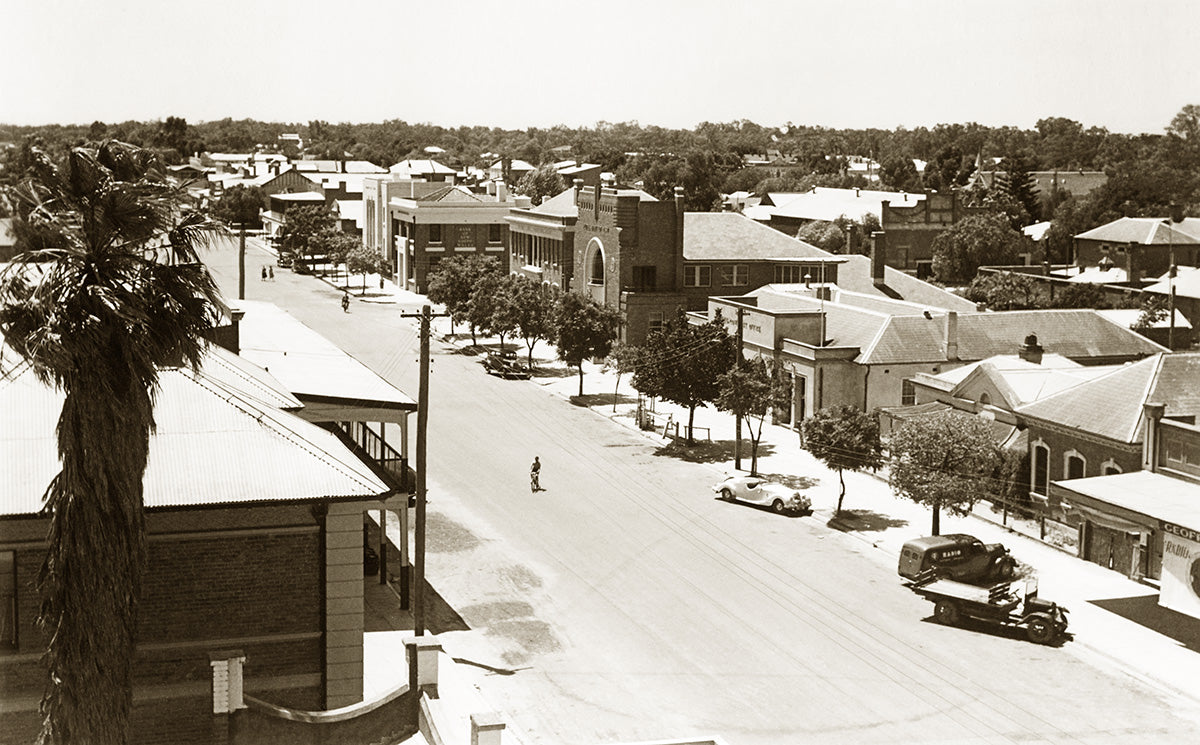 Cressy Street, Deniliquin NSW Australia c.1940