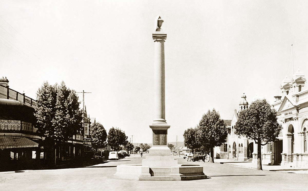 Otho Street  And The War Memorial, Inverell NSW Australia 1940s