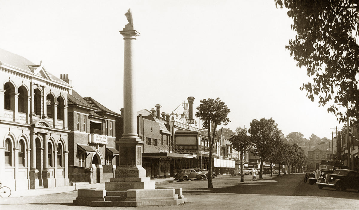 Otho Street  And The War Memorial, Inverell NSW Australia 1940s