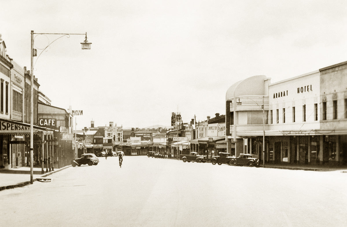 Barkly Street, Ararat VIC Australia c.1948