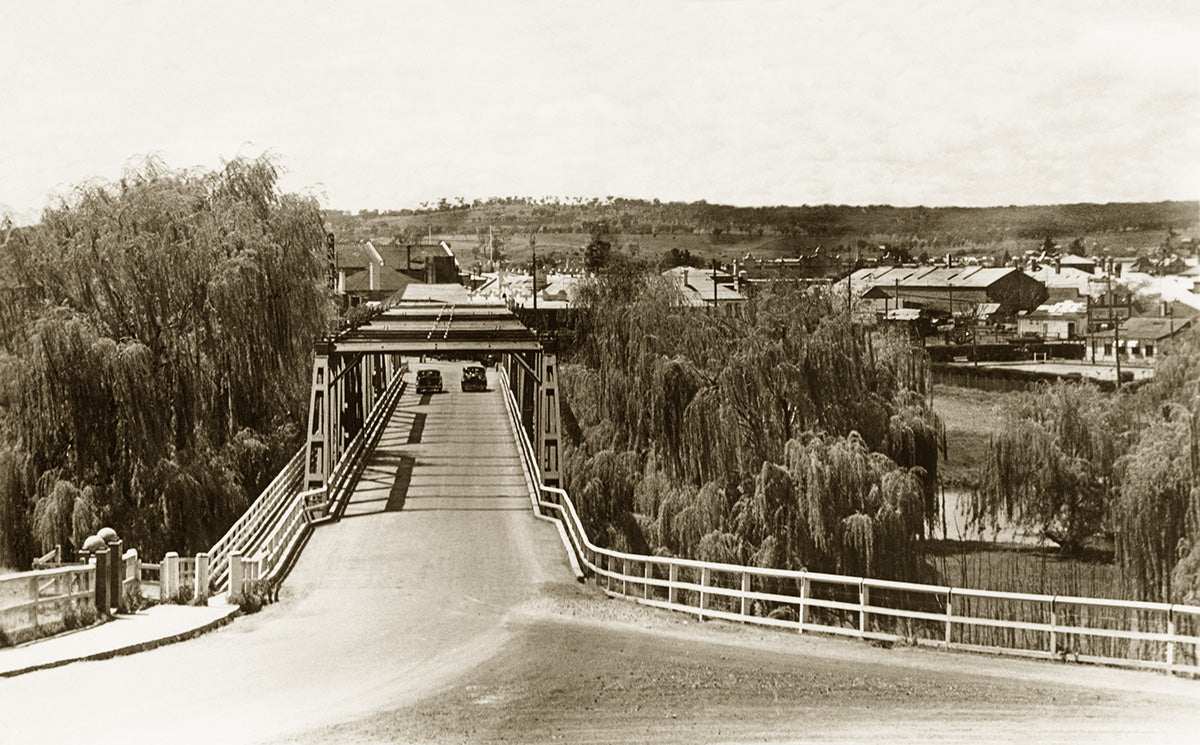 MacIntyre Bridge, Inverell NSW Australia c.1938