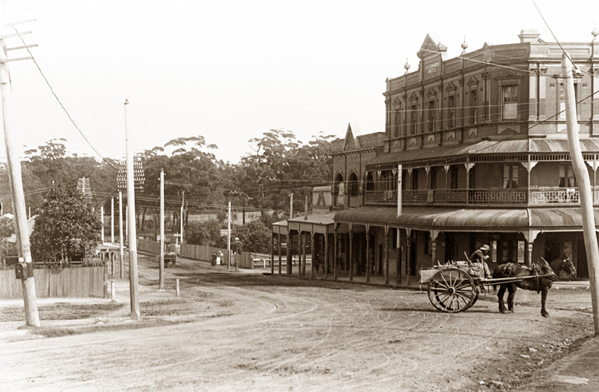 Pacific Highway And St. Leonards Hotel, St. Leonards NSW Australia c.1907