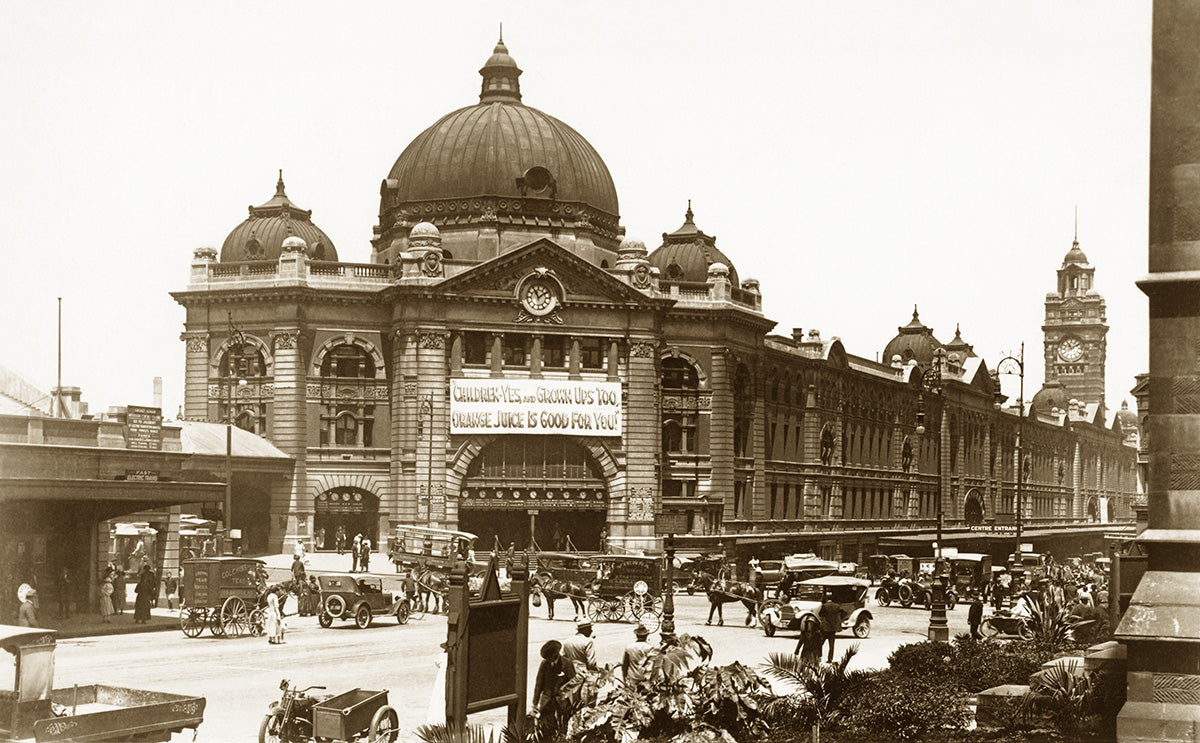 Flinders Street Railway Station, Melbourne VIC Australia 1910s